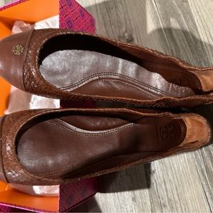 Tory brunch flats